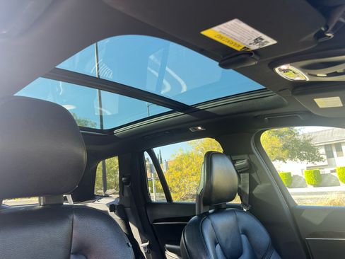 Used 2016 Volvo XC90 T6 Momentum w/ Momentum Plus Package image 1