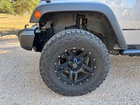 Used 2013 Jeep Wrangler Sport image 12