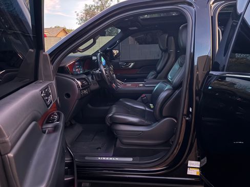 Used 2022 Lincoln Navigator L Reserve image 10