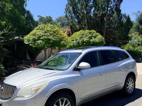 Used 2016 Buick Enclave Leather w/ Trailering Package FWD image 1
