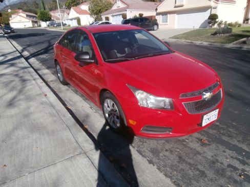 Used 2014 Chevrolet Cruze LS image 4