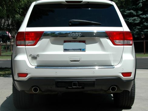 Used 2011 Jeep Grand Cherokee Overland AWD/4WD image 5