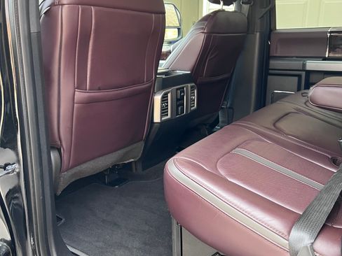 Used 2017 Ford F250 Platinum w/ Platinum Ultimate Package image 16