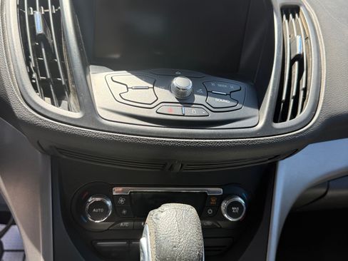 Used 2014 Ford Escape SE w/ Equipment Group 201A image 8