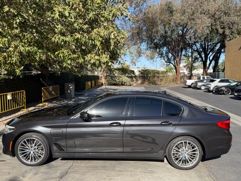 Used 2018 BMW 530e xDrive AWD/4WD image 6