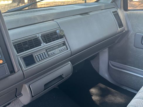 Used 1992 Chevrolet Silverado 1500 2WD Regular Cab image 12