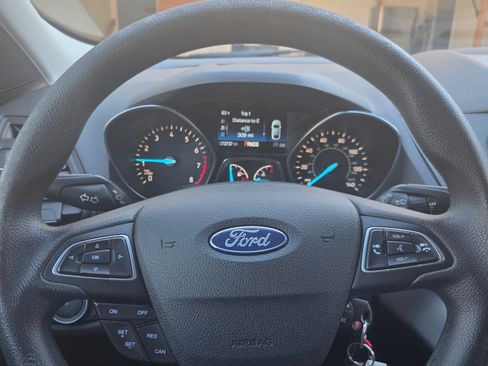 Used 2018 Ford Escape SE w/ SE Sync 3 Package image 1