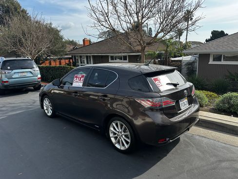 Used 2013 Lexus CT 200h FWD image 2