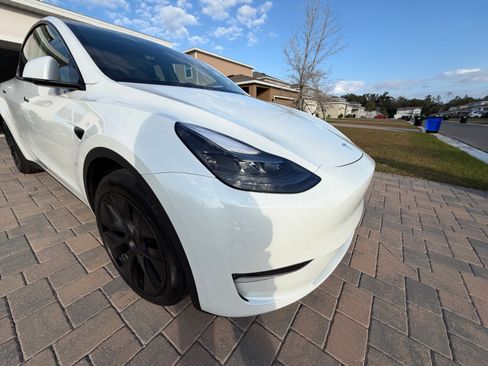 Used 2025 Tesla Model Y Long Range image 19