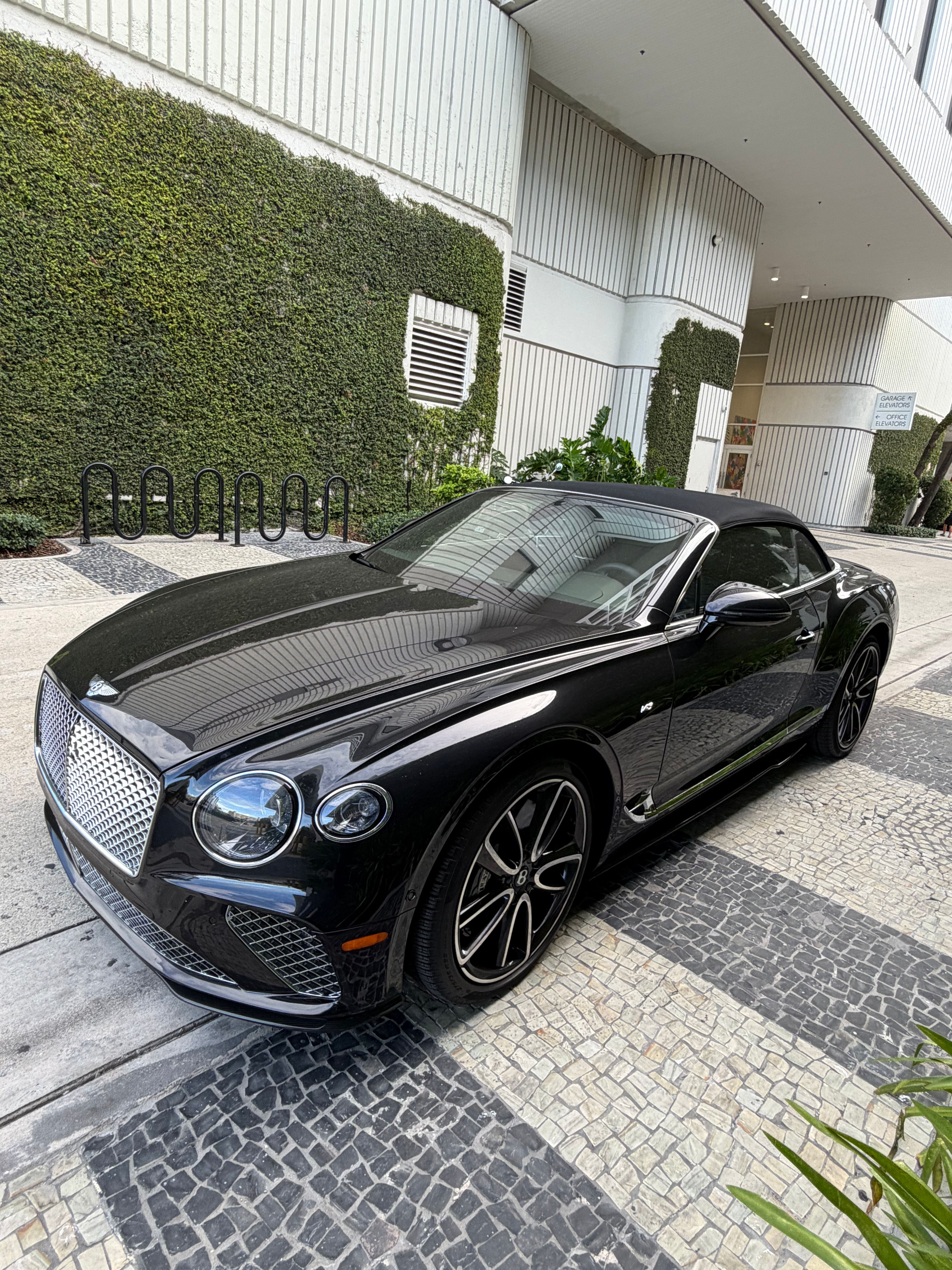 Used 2022 Bentley Continental GT V8 AWD/4WD image 1