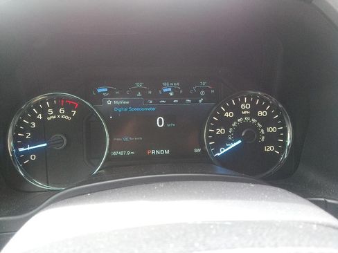 Used 2018 Ford F150 Lariat w/ Equipment Group 502A Luxury image 8