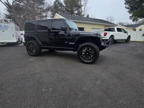Used 2015 Jeep Wrangler Unlimited Rubicon image 20