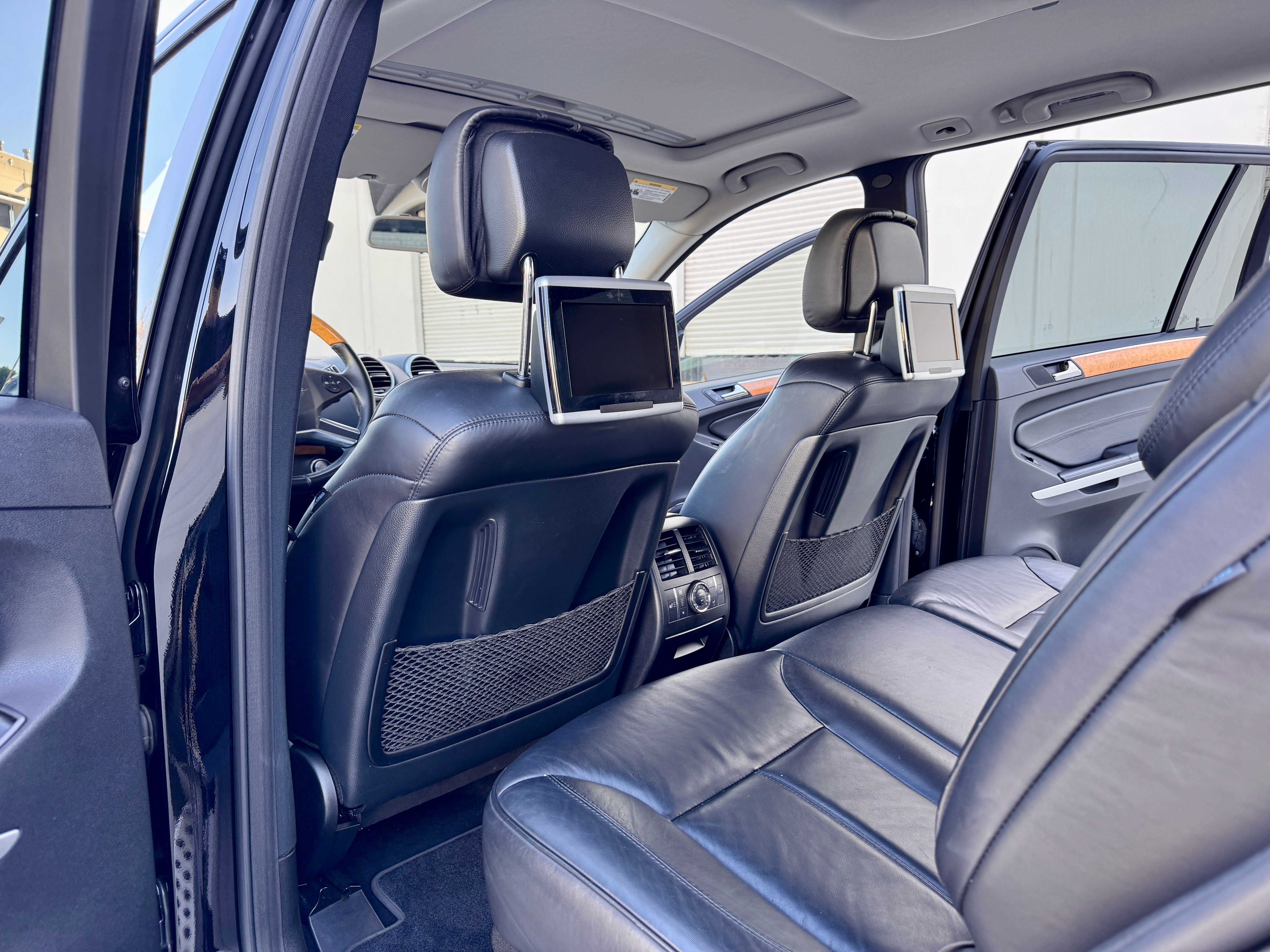 Used 2011 Mercedes-Benz GL 550 4MATIC image 11