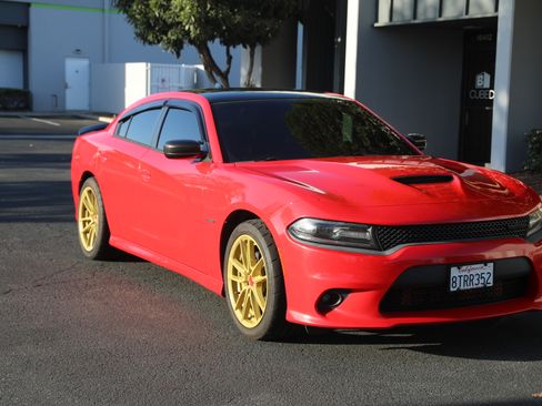 Used 2019 Dodge Charger R/T RWD image 5