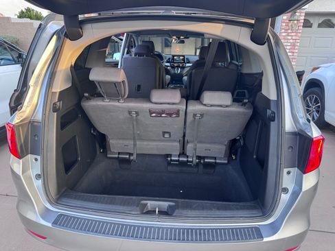 Used 2018 Honda Odyssey EX image 12
