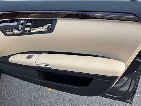 Used 2007 Mercedes-Benz S 550 4MATIC image 13