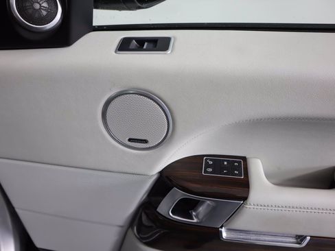 Used 2015 Land Rover Range Rover Supercharged image 6