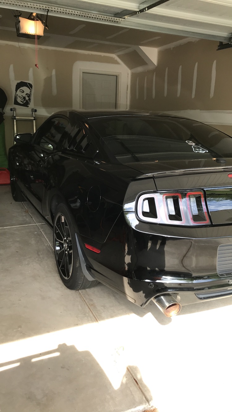 Used 2014 Ford Mustang GT Premium RWD image 1