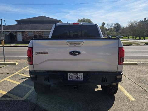 Used 2015 Ford F150 Lariat w/ Equipment Group 502A Luxury image 5