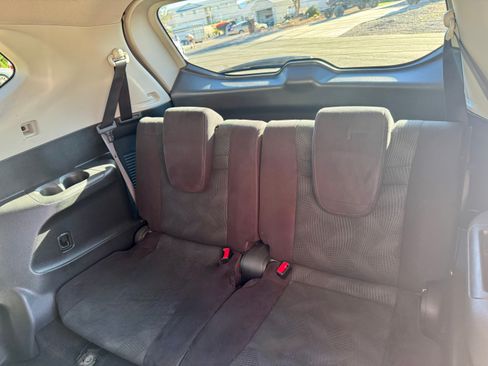 Used 2015 Nissan Rogue SV w/ SV Premium Package image 16