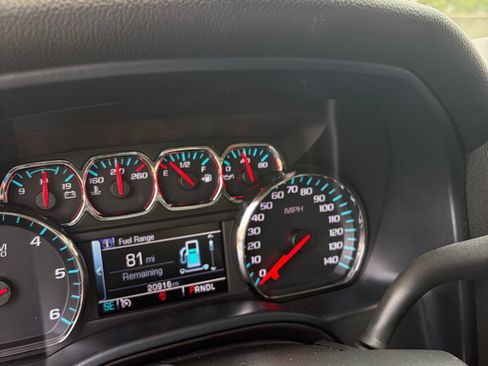 Used 2018 Chevrolet Silverado 1500 LT w/ All Star Edition AWD/4WD image 10
