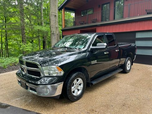 Used 2017 RAM 1500 Classic SLT AWD/4WD image 4