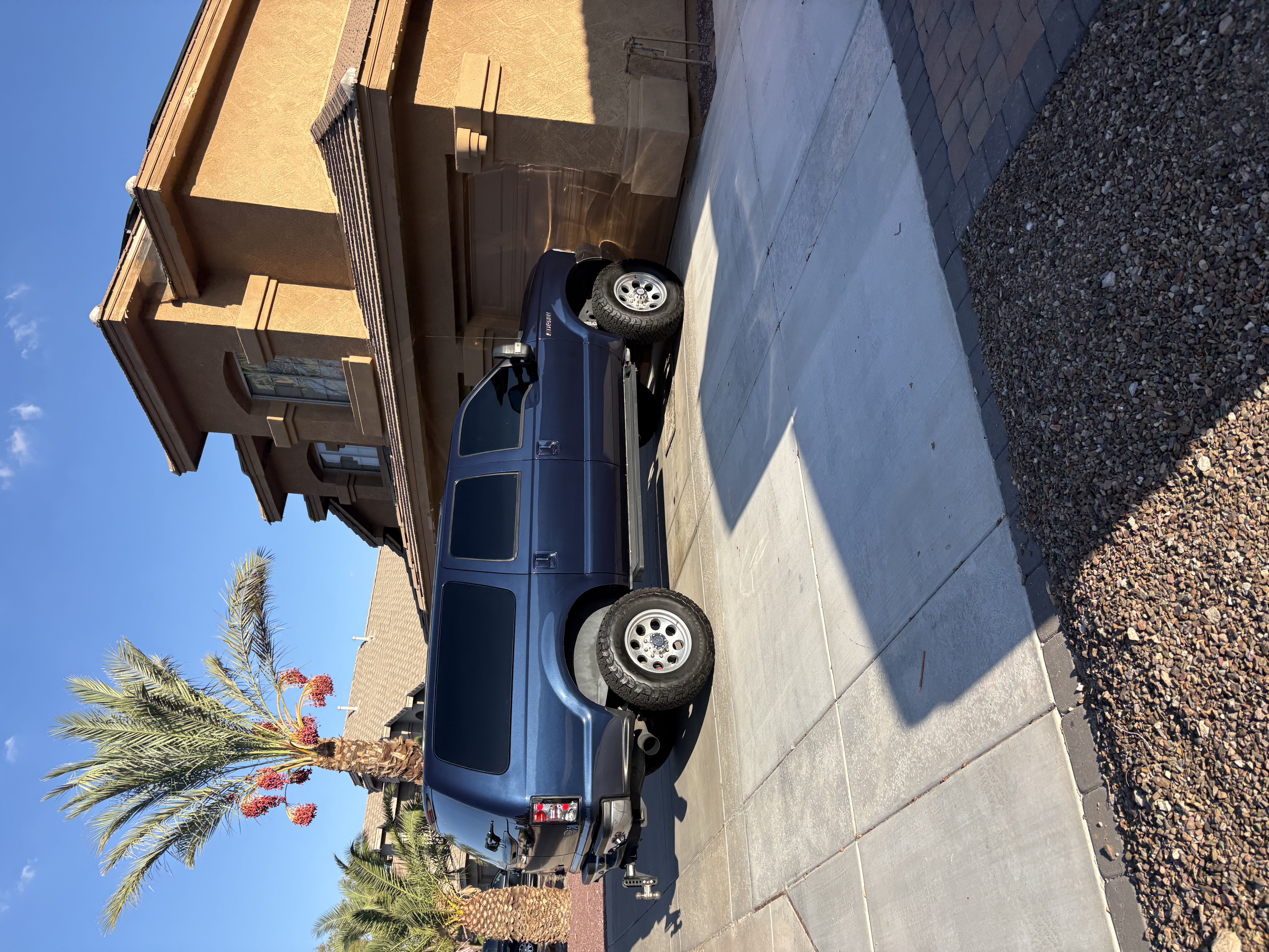 Used 2002 Ford Excursion Limited AWD/4WD image 2