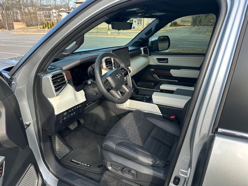 Used 2024 Toyota Sequoia Platinum image 6