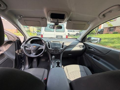 Used 2018 Chevrolet Equinox LT AWD/4WD image 23