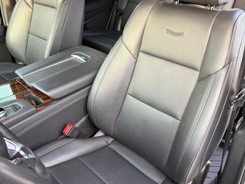Used 2024 Cadillac Escalade Luxury w/ LPO, Floor Liner Package AWD/4WD image 10