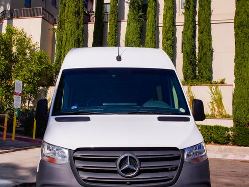 Used 2023 Mercedes-Benz Sprinter 2500 image 10
