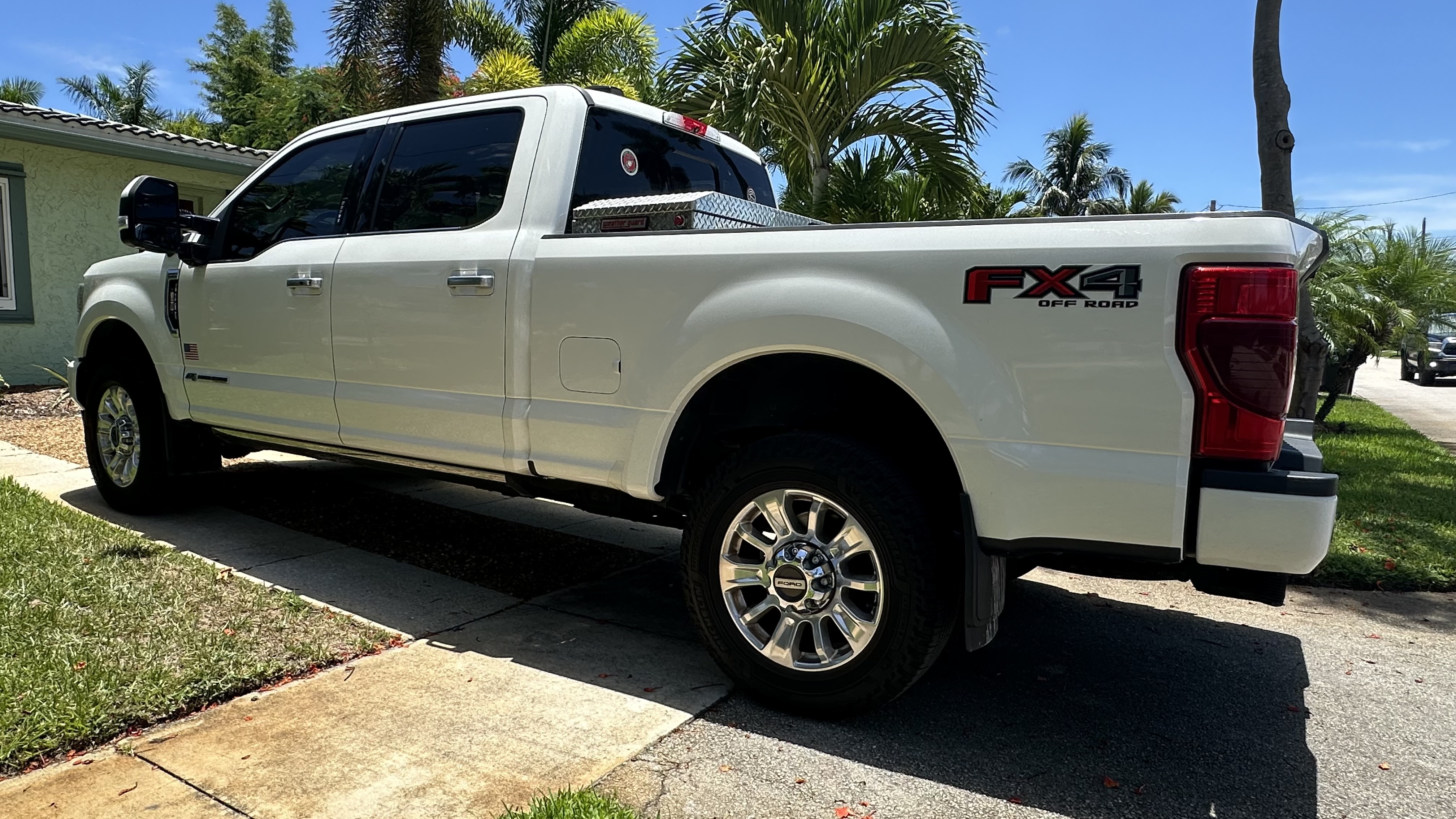 Used 2022 Ford F350 Limited AWD/4WD image 5