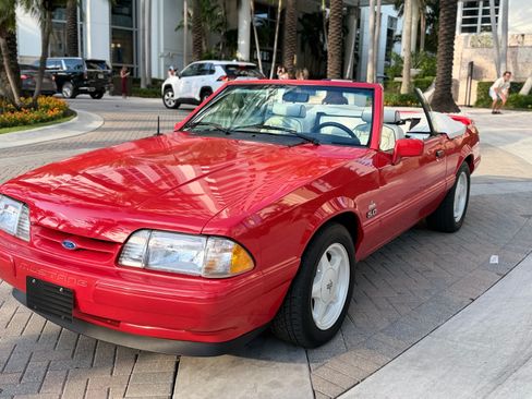 Used 1992 Ford Mustang LX RWD image 16