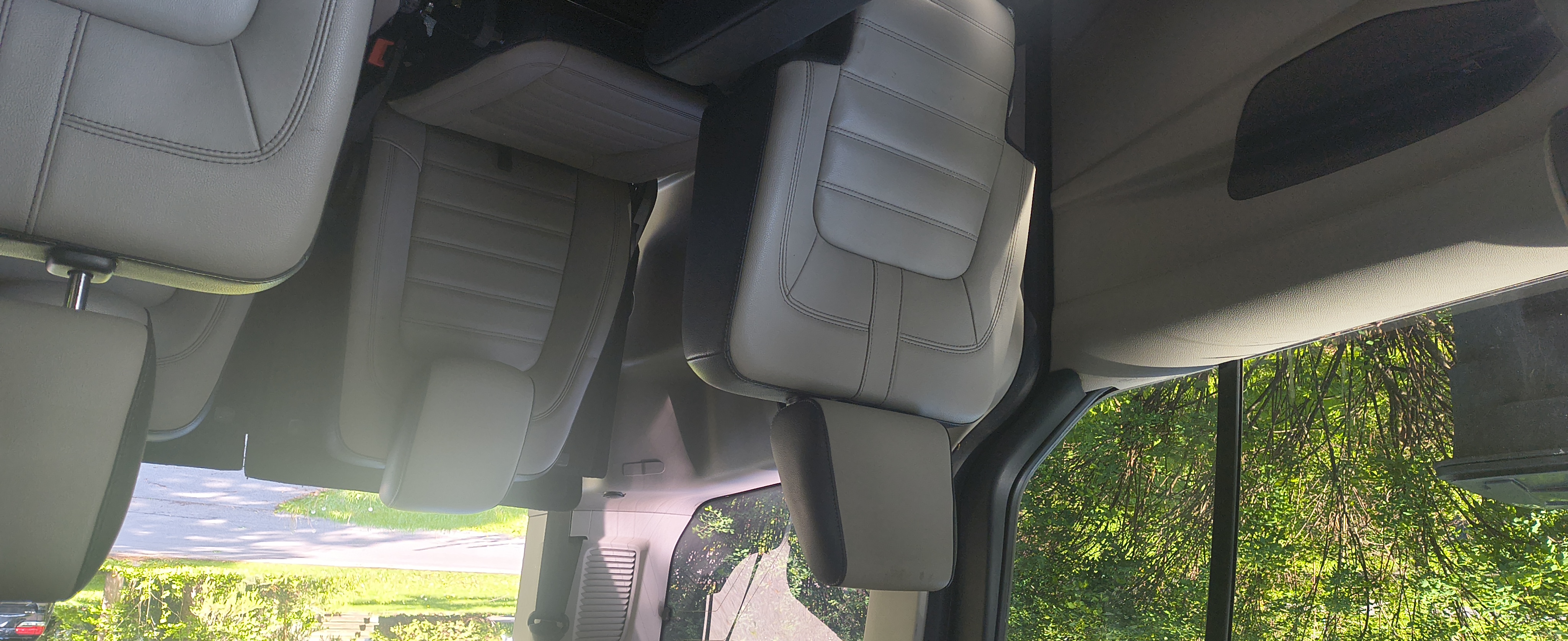 Used 2019 Ford Transit Connect Titanium w/ Titanium Premium Package FWD image 11