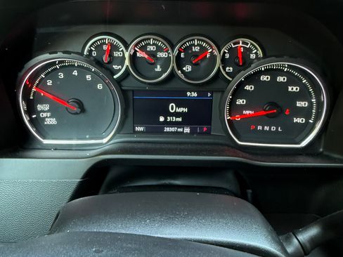 Used 2022 Chevrolet Silverado 1500 RST w/ Safety Package AWD/4WD image 11