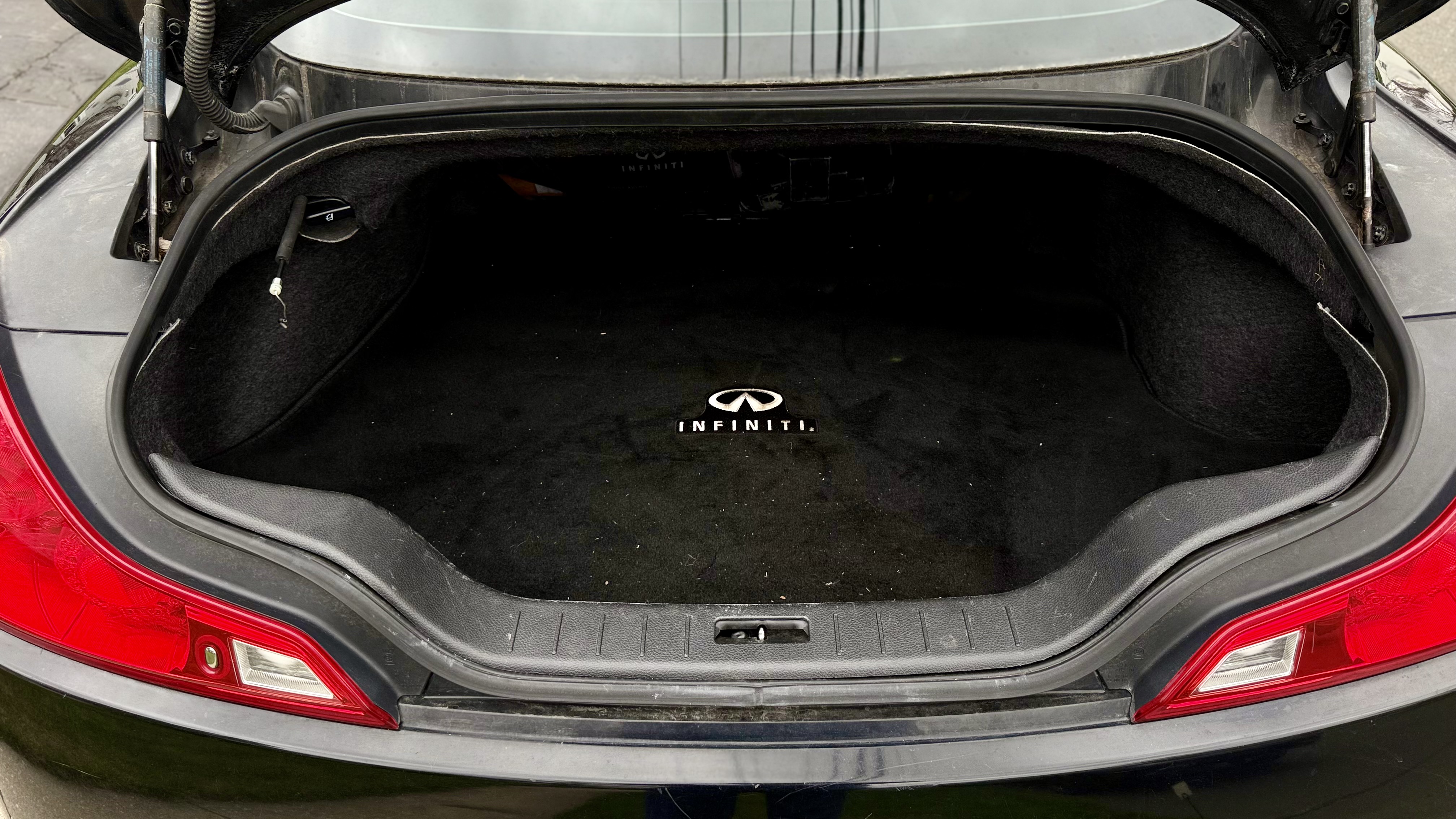 Used 2011 INFINITI G37 x Coupe w/ Premium Pkg AWD/4WD image 9