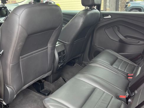 Used 2016 Ford Escape SE w/ SE Leather Comfort Package AWD/4WD image 9