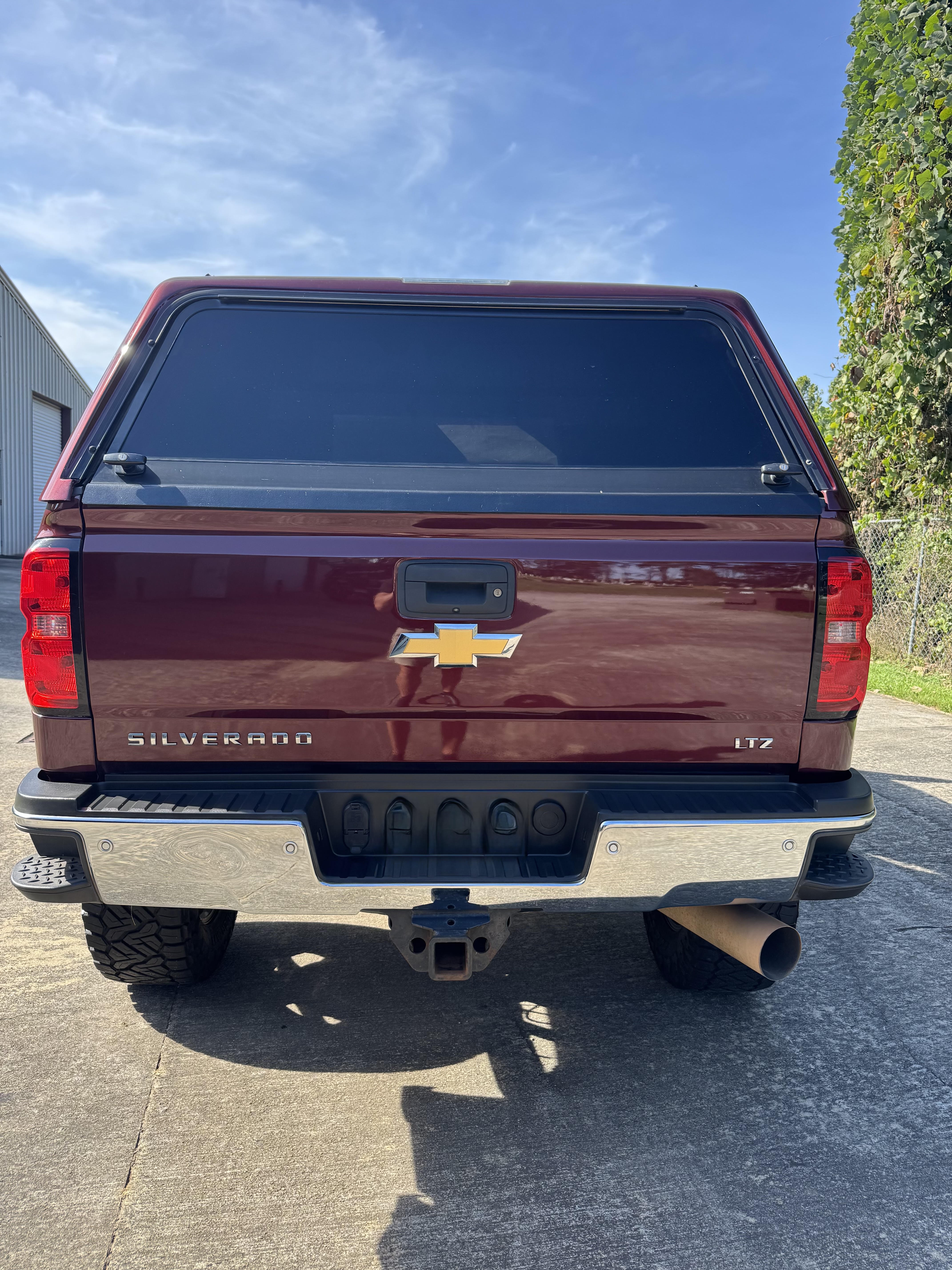 Used 2017 Chevrolet Silverado 2500 LTZ w/ Duramax Plus Package AWD/4WD image 4