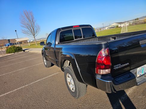 Used 2006 Toyota Tacoma 4x4 Access Cab image 2