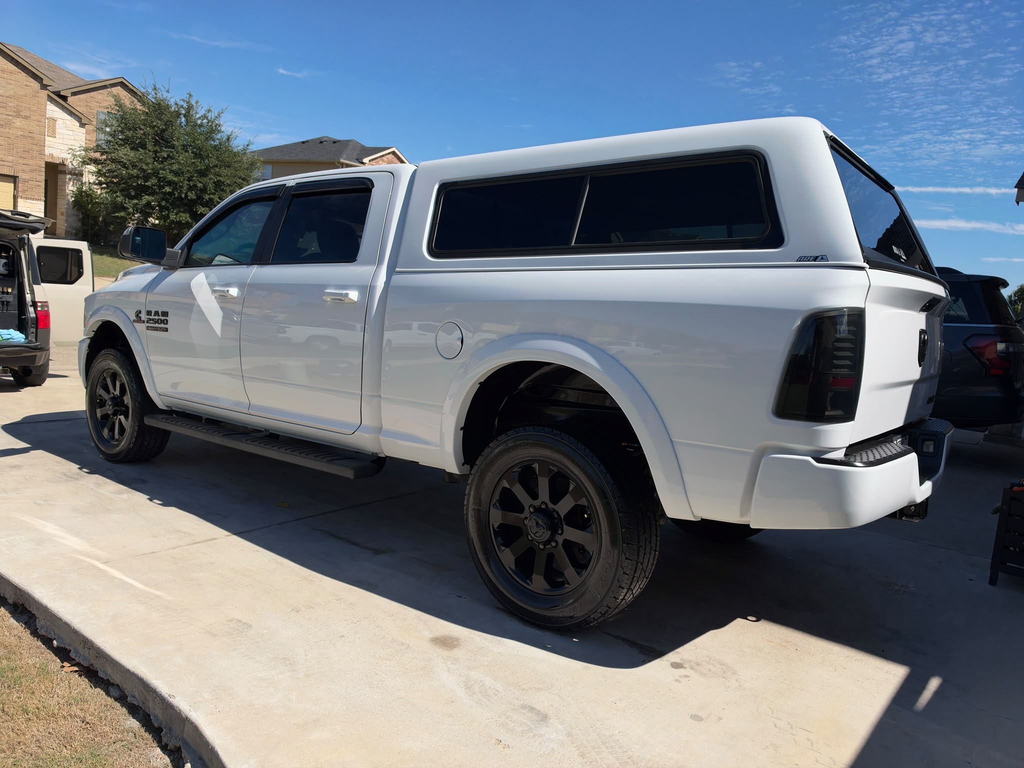 Used 2017 RAM 2500 SLT AWD/4WD image 6