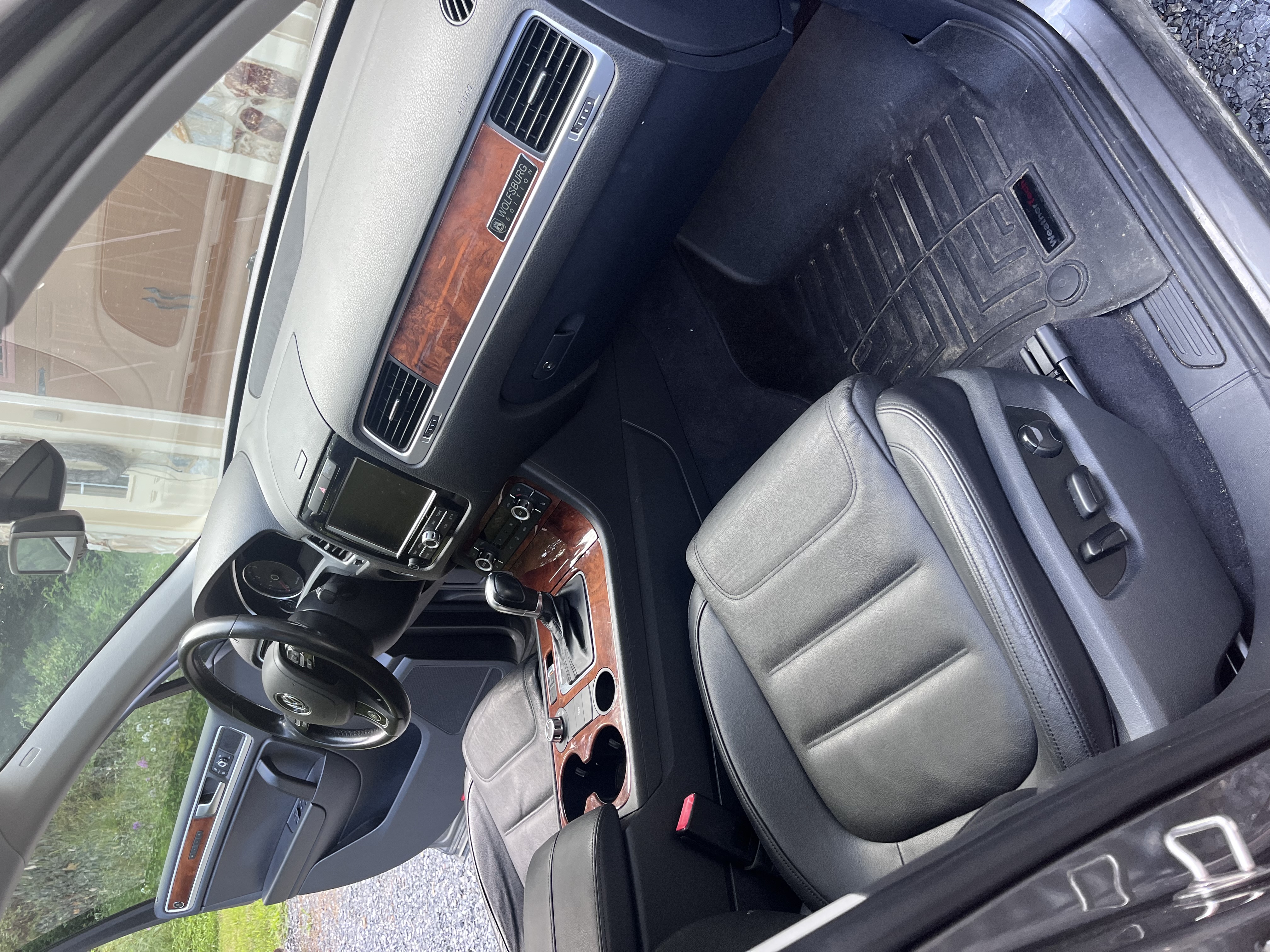 Used 2012 Volkswagen Touareg TDI AWD/4WD image 13