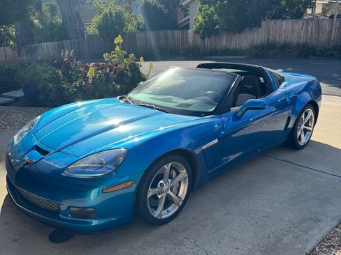 Used 2010 Chevrolet Corvette Grand Sport w/ Preferred Equipment Group image 19