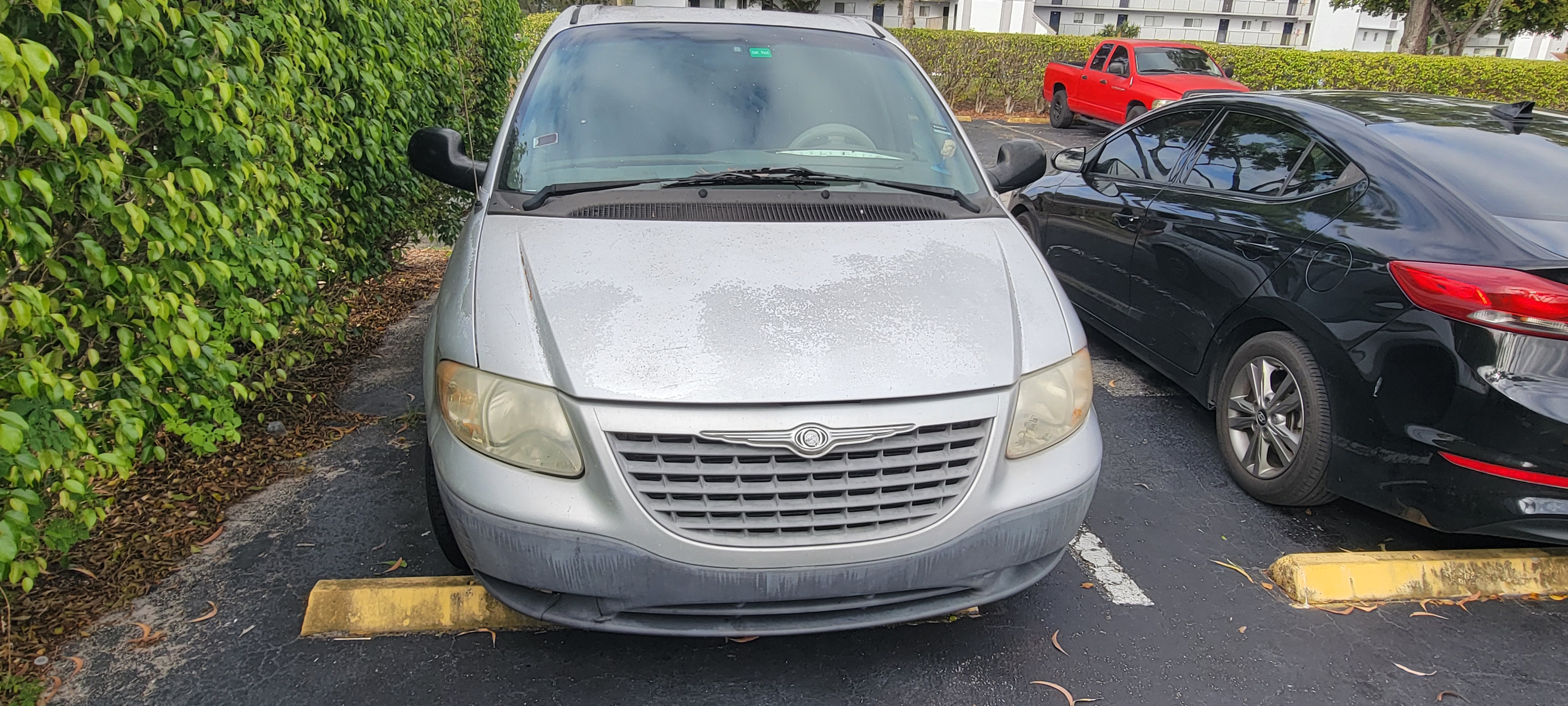 Used 2002 Chrysler Voyager FWD image 5