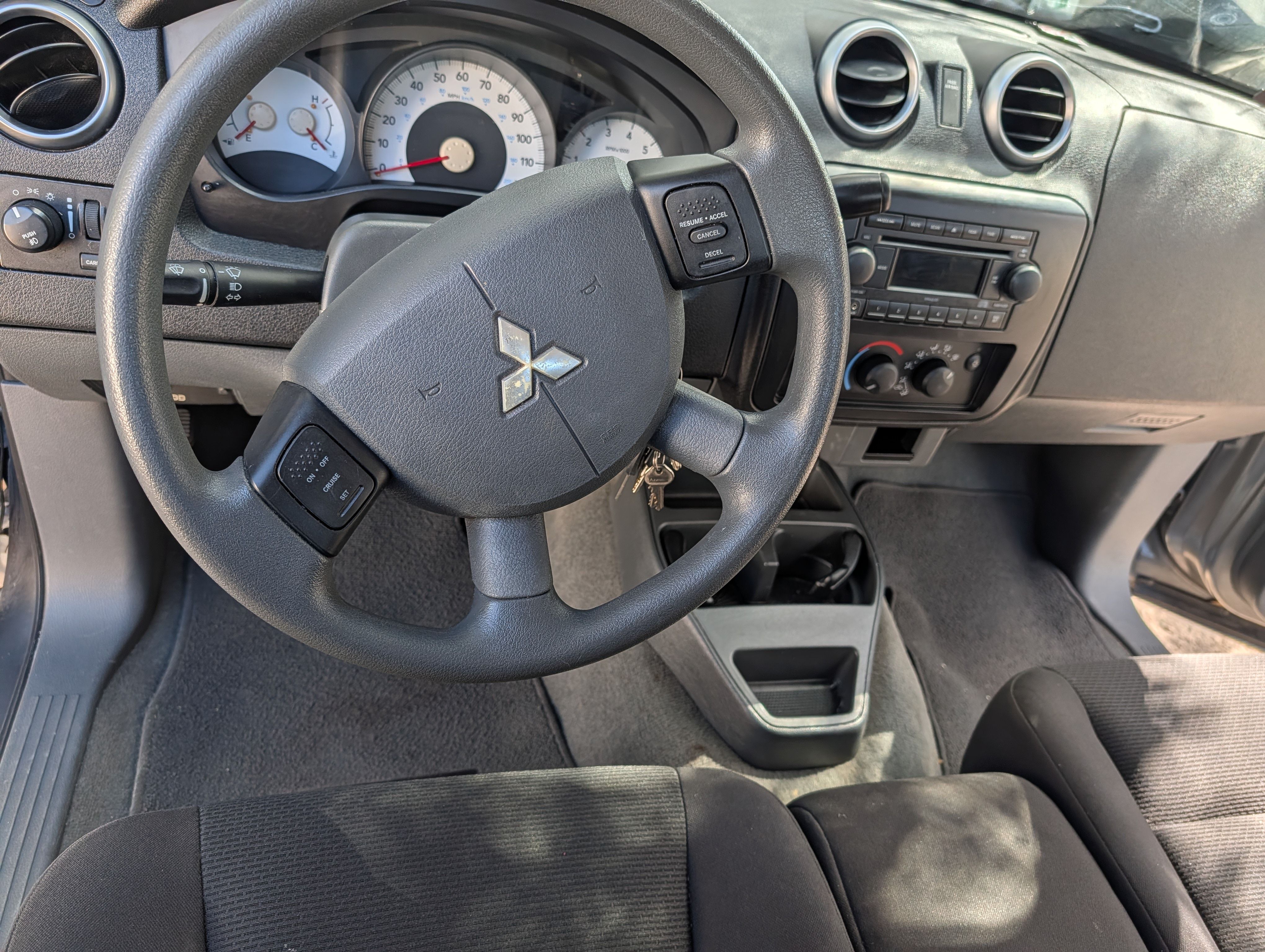 Used 2007 Mitsubishi Raider LS RWD image 12