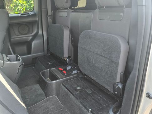 Used 2016 Toyota Tacoma TRD Sport w/ Towing Package RWD image 2