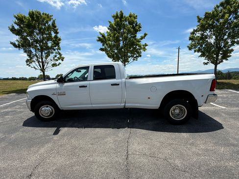 Used 2015 RAM 3500 Tradesman w/ Chrome Appearance Group RWD image 2