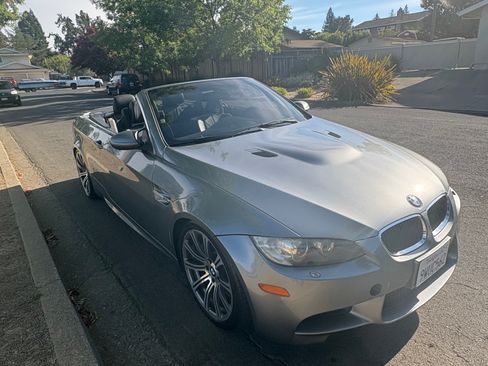 Used 2011 BMW M3 Convertible w/ Convenience Pkg RWD image 5