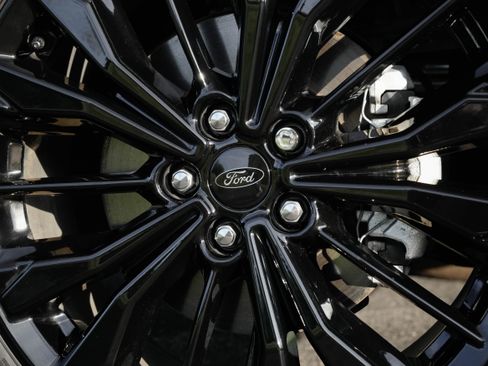 Used 2024 Ford Escape ST-Line Elite w/ Premium Technology Package image 17