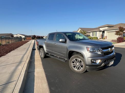 Used 2020 Chevrolet Colorado LT w/ Safety Package image 8