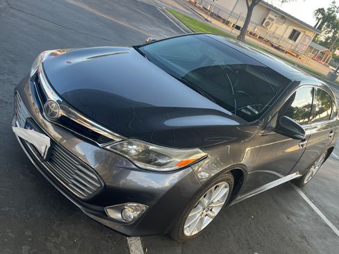 Used 2013 Toyota Avalon Limited w/ Technology Pkg FWD image 1